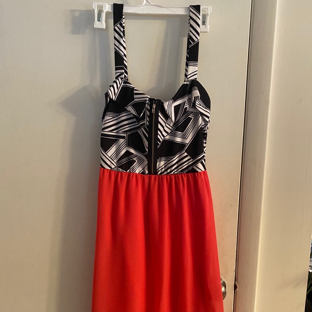 Sleeveless dress